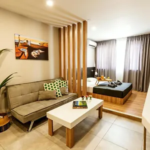  דירה Unique Experience Apartment's יוון