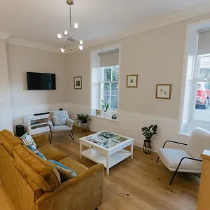 https://the-old-school-rooms-the-wensleydale-one-bed-ground.yorkshirehotels.net